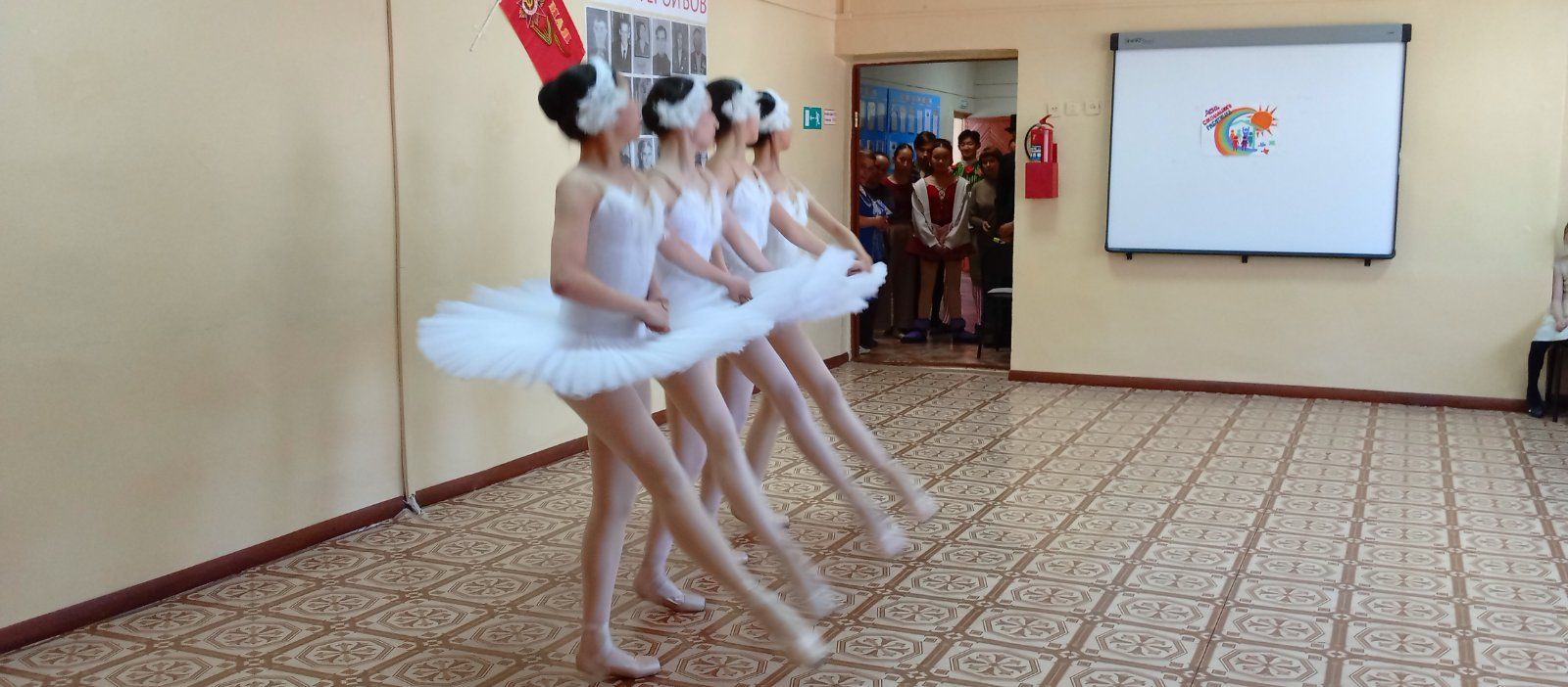 Обучающиеся БРХК вновь побывали с концертом в подшефном Центре помощи детям, оставшимся без попечения родителей 